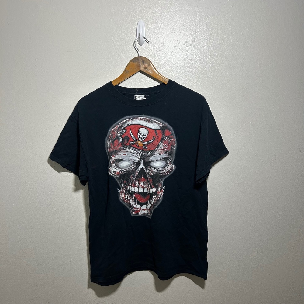L buccaneers skull tee